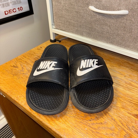 Nike Slides - Picture 1 of 3